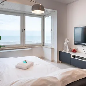 Frontaal Zeezicht Martinique Appartement Oostende
